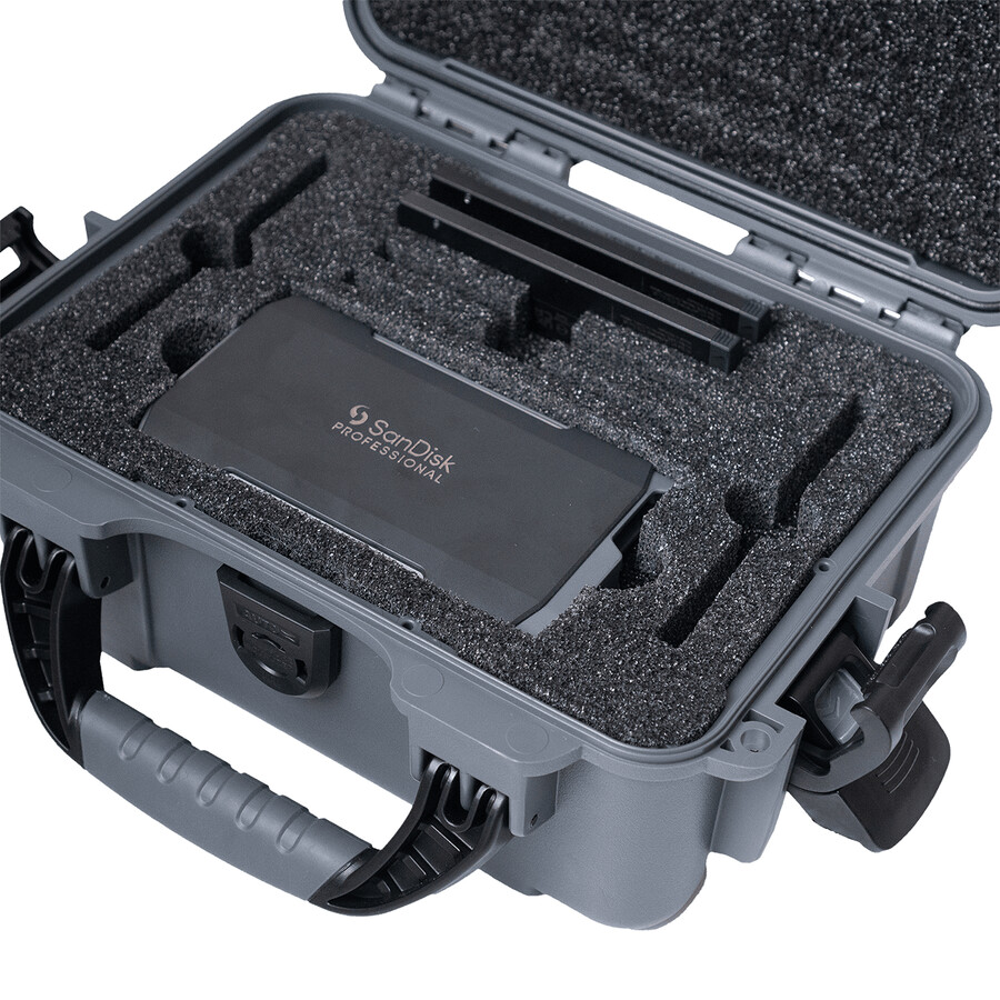 estuche rígido pro-blade sandisk